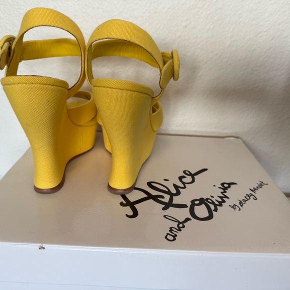 Alice and Olivia Wedge Sandal, Sz 38/7.5 - Picture 3 of 9